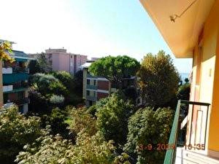 Appartamento trilocale in affitto in Viale Ponte dell'Ammiraglio, Quarto, Genova