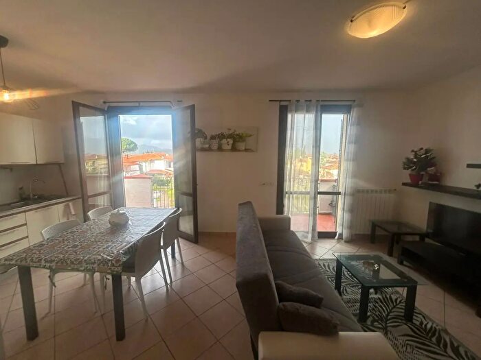 Appartamento trilocale in affitto in Via San Sisto, Cascina