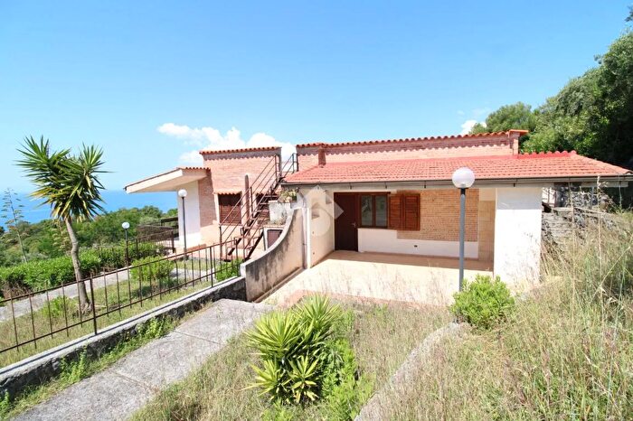 Casa trilocale in vendita in Via S Paolo, Vibonati