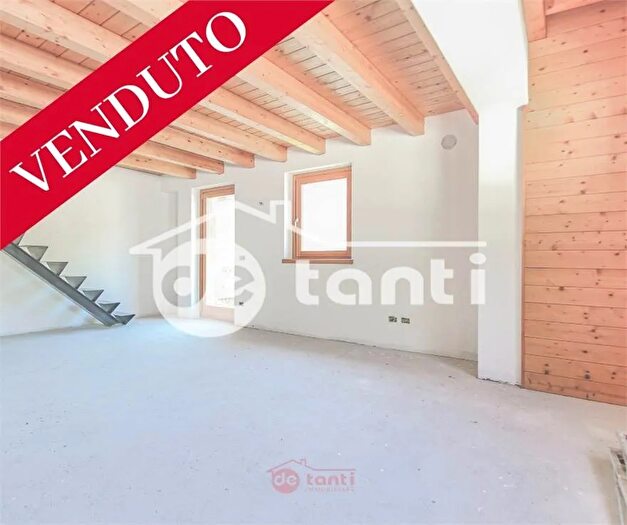 Appartamento trilocale in vendita in Via San Michele Piuro So, Piuro