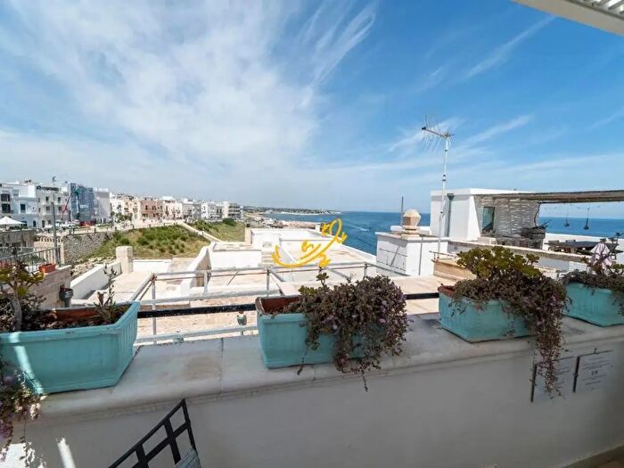 Appartamento quadrilocale in vendita in Via Porto, Polignano A Mare