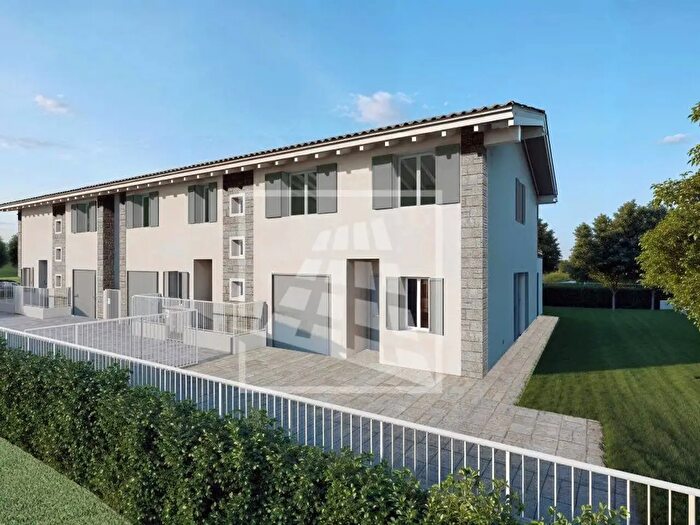 Casa quadrilocale in vendita in Via Andrea Costa, Montecchio Emilia