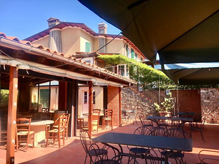 Casa con 10 locali in vendita in Castelnuovo Magra