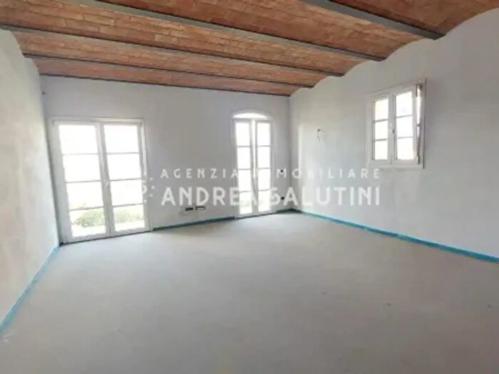 Casa con 6 locali in vendita in Ponsacco