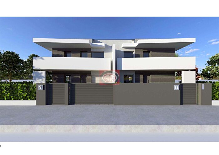 Casa con 5 locali in vendita in Cesena