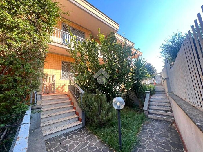 Casa con 5 locali in affitto in Via Castel Guelfo, Vitinia, Roma