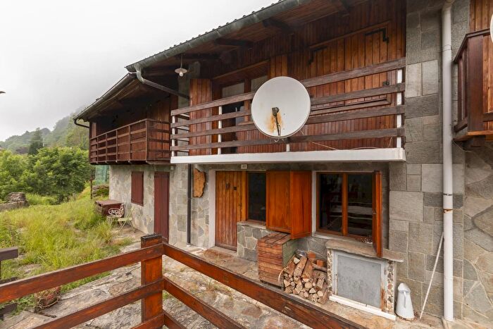 Casa trilocale in vendita in Frazione Ciampetti, Ostana