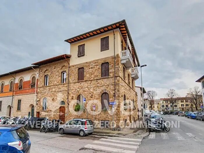 Casa con 6 locali in vendita in Via Niccolò da Uzzano, Firenze