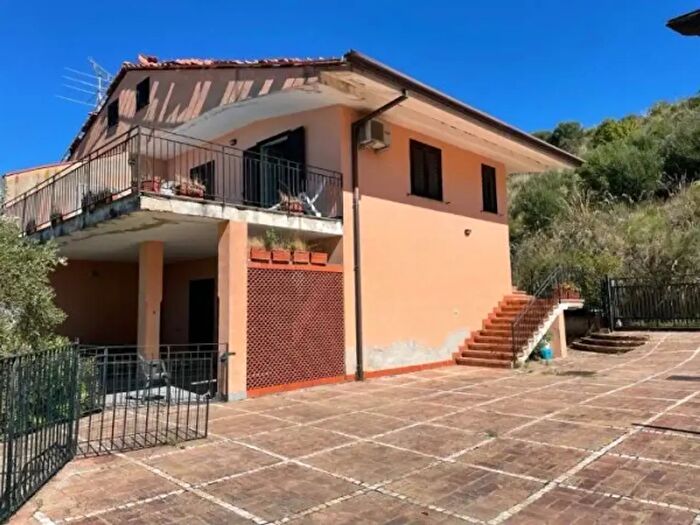 Appartamento trilocale in affitto in Montecorice