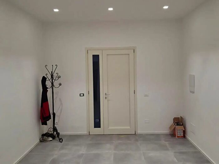 Appartamento con 6 locali in affitto in Vinci