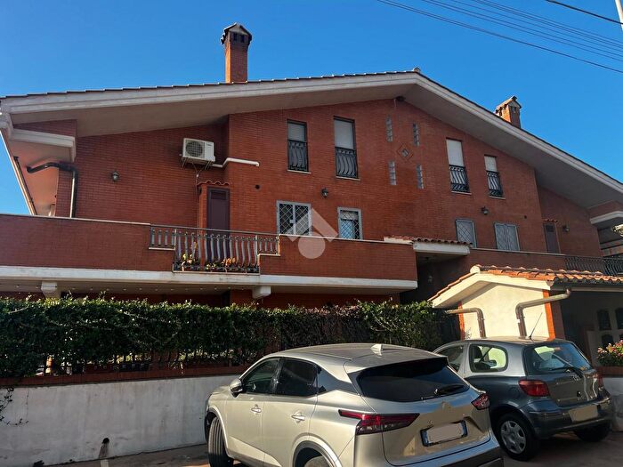 Appartamento bilocale in vendita in Via Molise, Albano Laziale