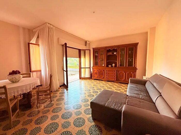 Appartamento con 6 locali in vendita in Marciana Marina