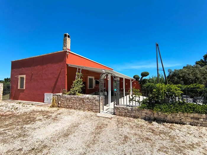 Casa quadrilocale in vendita in Strada Comunale Calcare dei Gatti Nc, Castellana Grotte