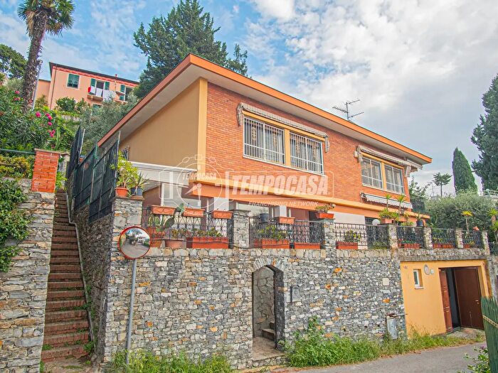Appartamento quadrilocale in vendita in Via Primavera, Zoagli
