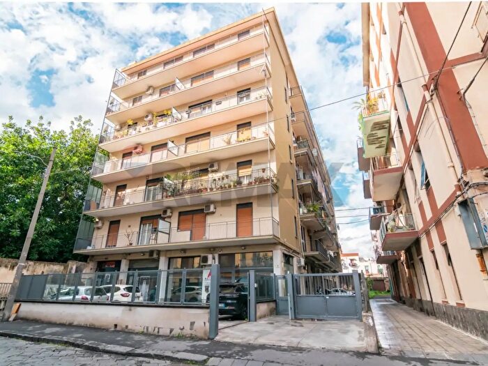 Appartamento quadrilocale in vendita in Via Antonio Santangelo Fulci, Catania