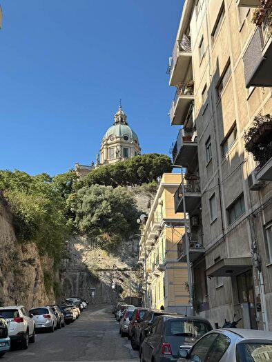 Appartamento quadrilocale in vendita in Via Faustina E Terullo, Messina