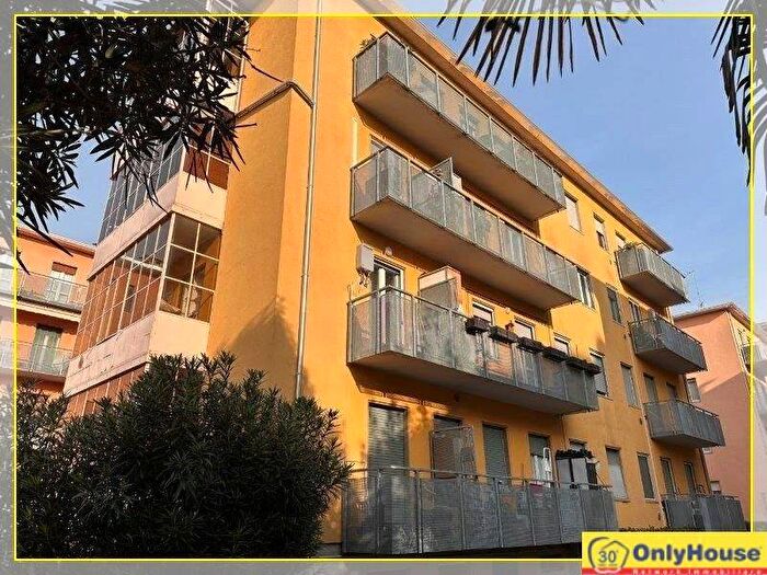 Appartamento trilocale in affitto in Via Maggio, San Paolo, Bergamo