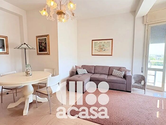 Appartamento quadrilocale in vendita in Via Alighieri, BellariaIgea Marina