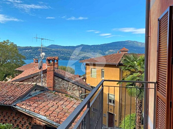Appartamento bilocale in affitto in Via Canton di Corte, Cerro, LavenoMombello