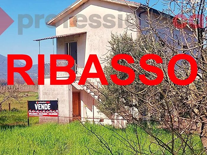 Casa quadrilocale in vendita in Via Valle Castagneto, Rocca D'Evandro