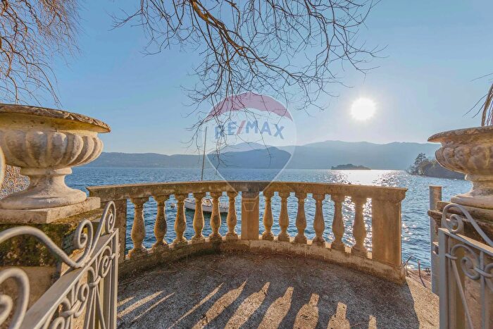Casa con 19 locali in vendita in Verbania