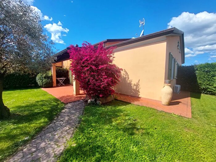Casa quadrilocale in vendita in Sarzana