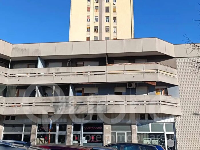 Appartamento con 7 locali in vendita in Via Gio Batta Cella, Udine