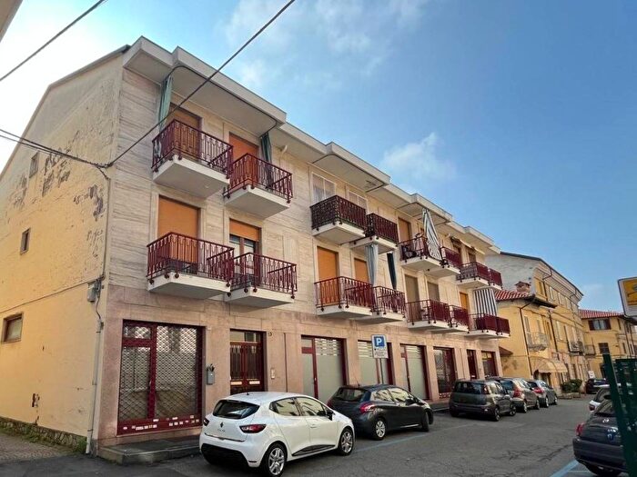 Appartamento trilocale in affitto in Via Gibellini, Centro, Caselle Torinese