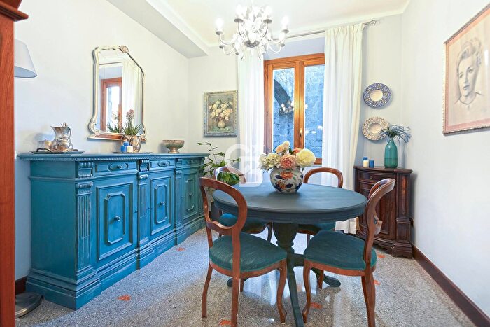 Appartamento trilocale in vendita in Via Giuseppe Mazzini, Viterbo