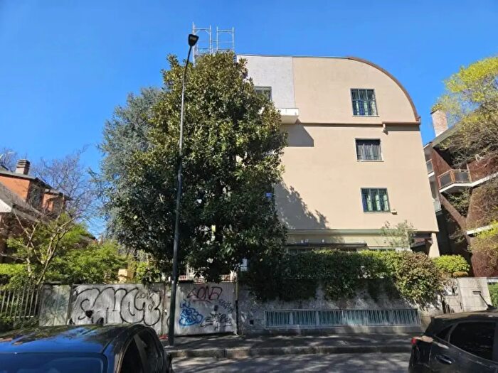 Appartamento con 5 locali in affitto in Viale Francesco Restelli, Milano