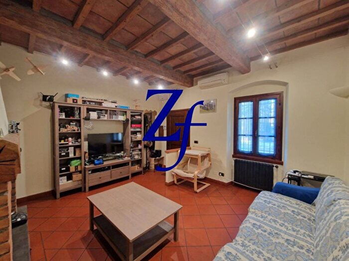 Casa quadrilocale in affitto in Centro, Calenzano