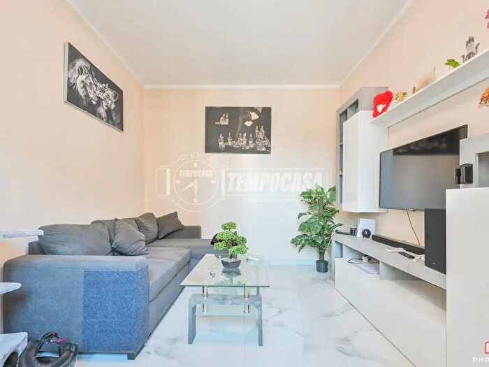 Appartamento con 5 locali in vendita in Via De Larderel, Livorno