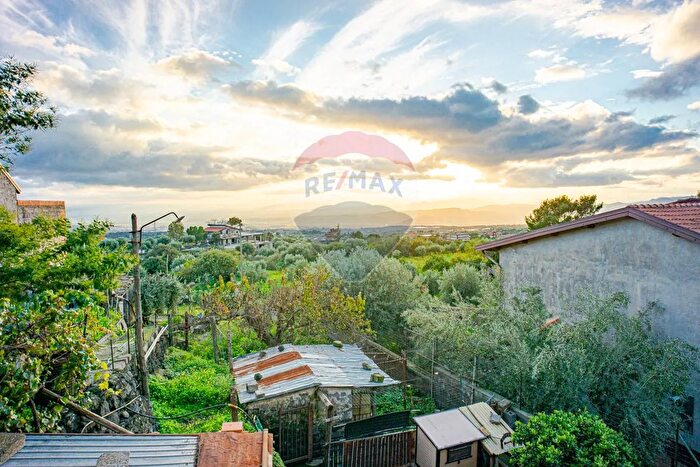 Casa con 5 locali in vendita in Via Paternò a, Ragalna