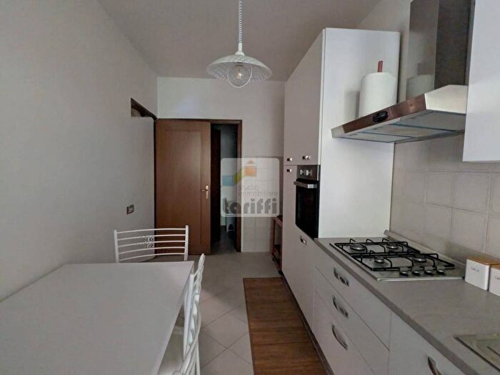 Appartamento quadrilocale in affitto in Via Firenze, La Macine, Prato