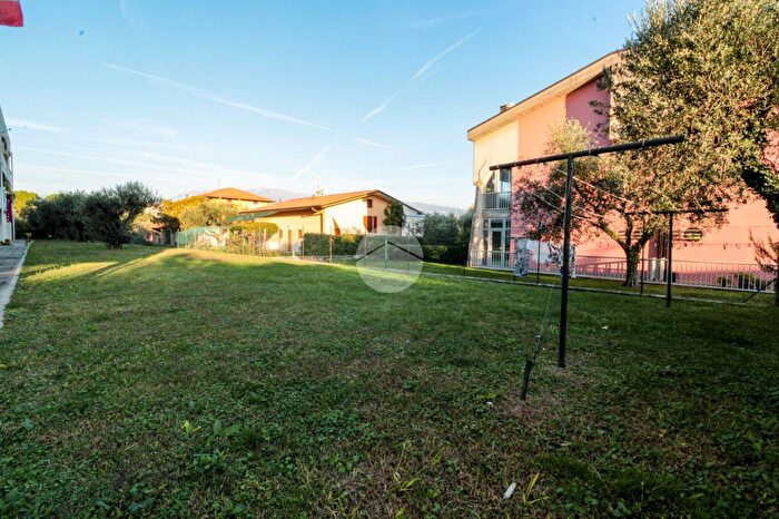 Appartamento con 6 locali in vendita in Viale Guglielmo Marconi, Toscolano Maderno