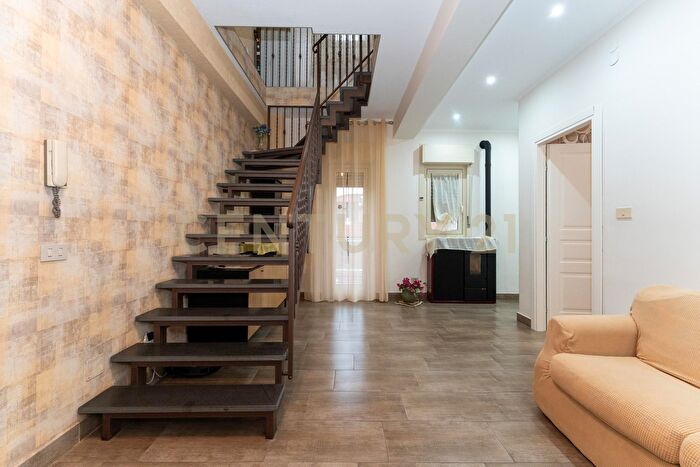 Appartamento con 7 locali in vendita in Via Macello a, Catania