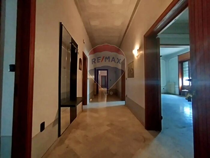 Casa con 6 locali in vendita in Via Pietro Toselli, Guagnano