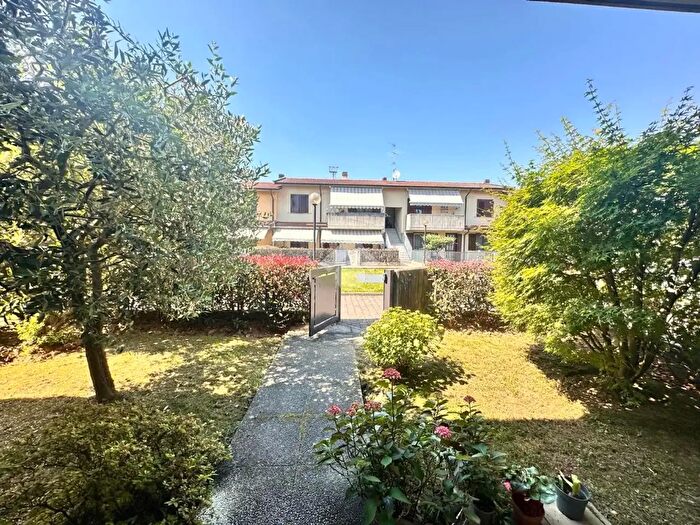Appartamento trilocale in vendita in Via Mahatma Karamchand Gandhi, Curno