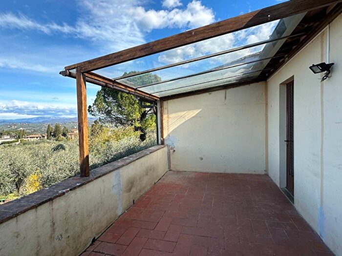 Appartamento trilocale in affitto in Via di Colle Ramole, Impruneta