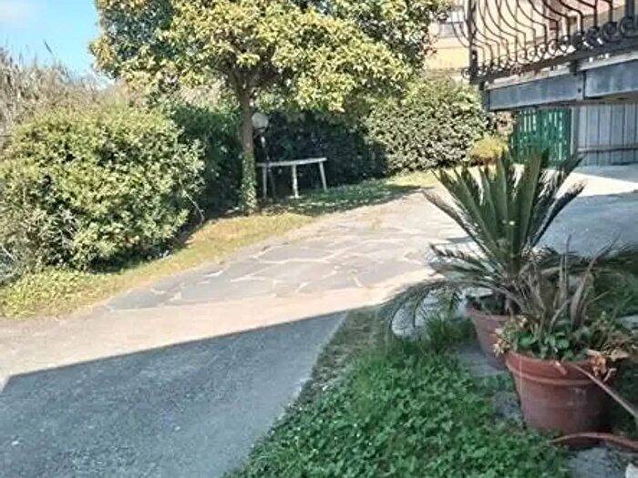 Casa trilocale in vendita in Massa