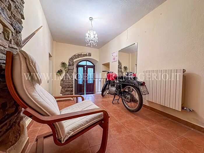 Appartamento trilocale in vendita in Via Roma, Carenno