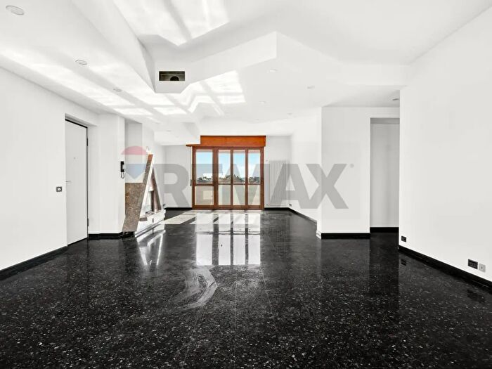 Appartamento quadrilocale in affitto in Piazza SantAmbrogio, Vanzaghello