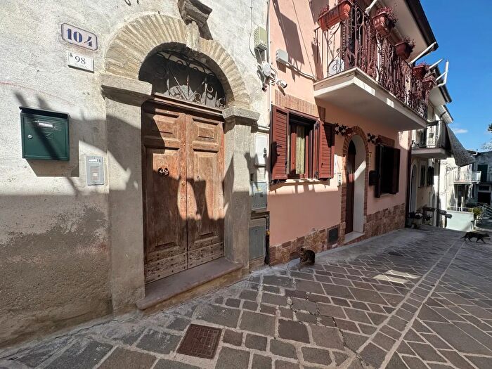 Appartamento trilocale in vendita in Casoli