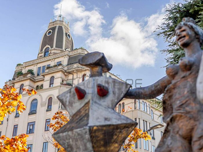 Appartamento trilocale in affitto in Via Salvio Giuliano, Washington, Milano