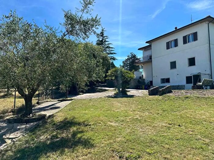 Casa quadrilocale in vendita in Pomarance