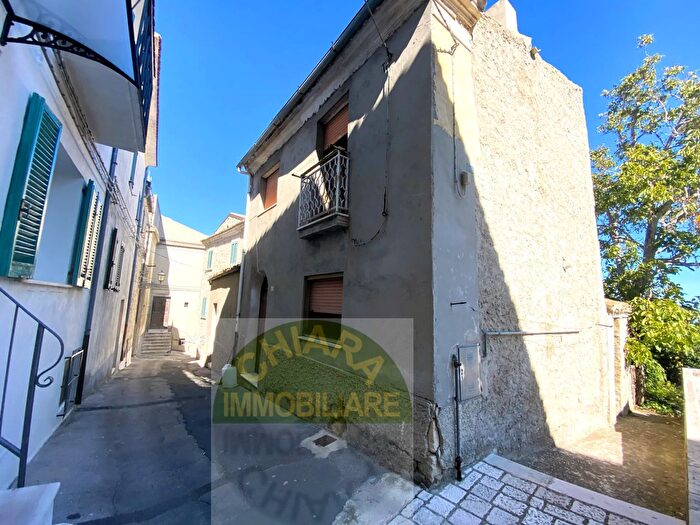 Casa bilocale in vendita in Via Cesare Battisti, Furci