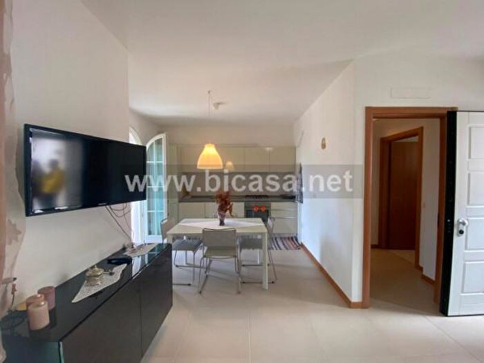 Appartamento trilocale in vendita in Via Lorenzo Gasparri, Pesaro