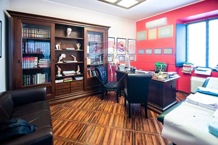 Appartamento trilocale in vendita in Via Pistoia, Paterno