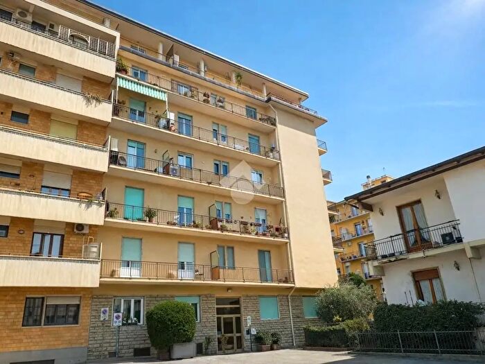 Appartamento trilocale in vendita in Largo del Mille, Scandicci