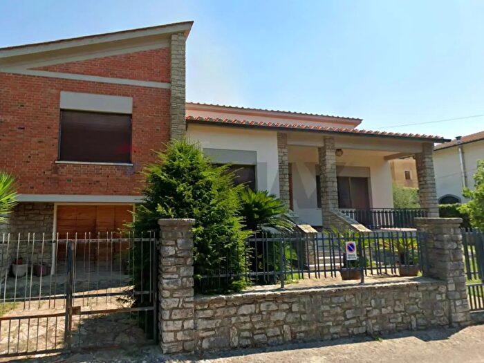 Casa con 7 locali in vendita in Via Aretino Spinello, Pisa